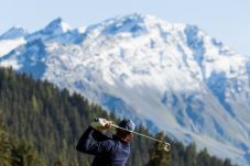 Golf Swing avec la vue du Grand Combin